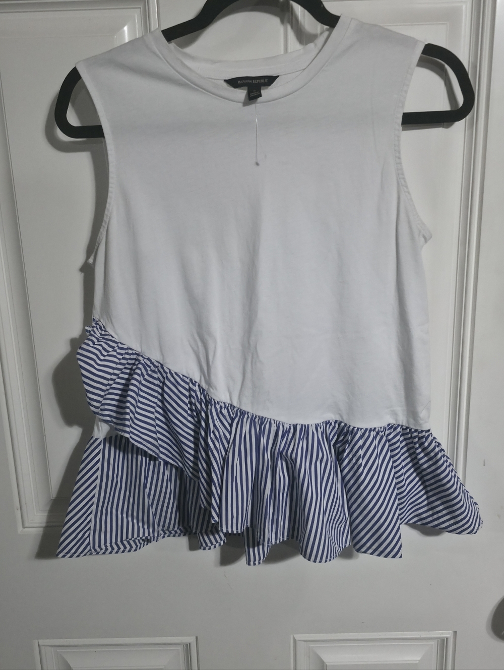 Banana Republic Women's Sleeveless Ruffle Striped Blouse White Blue Size S